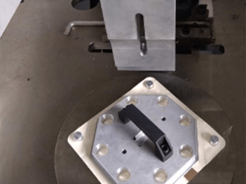 超声波焊接在电子行业中的微型化连接