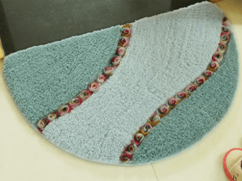 如何选择合适的压花地毯材质？